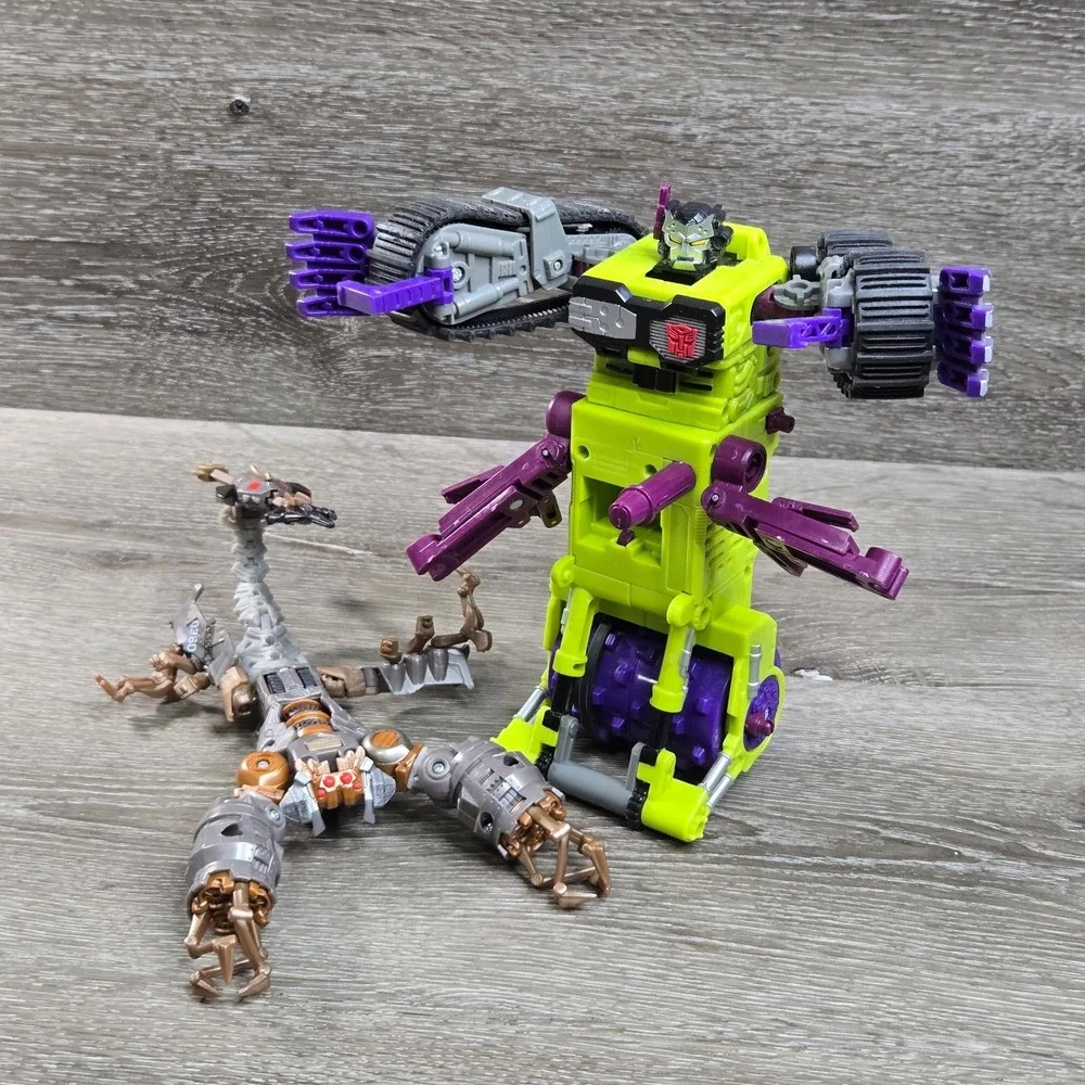 Transformers Action Figure Lot: 2007 Movie Deluxe Scorponok & Armada Scavenger M